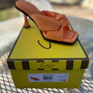 Circus by Sam Edelman Orange Knotted Heels